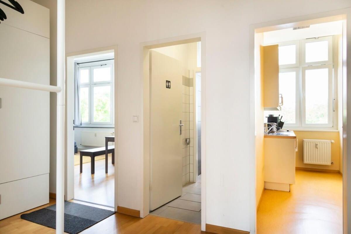 Central Big Apartment Self Checkin Berlim Exterior foto