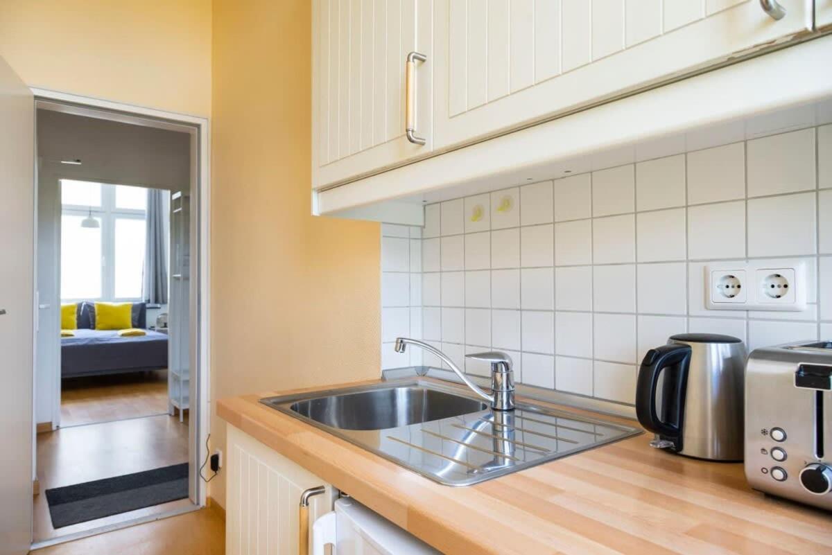Central Big Apartment Self Checkin Berlim Exterior foto